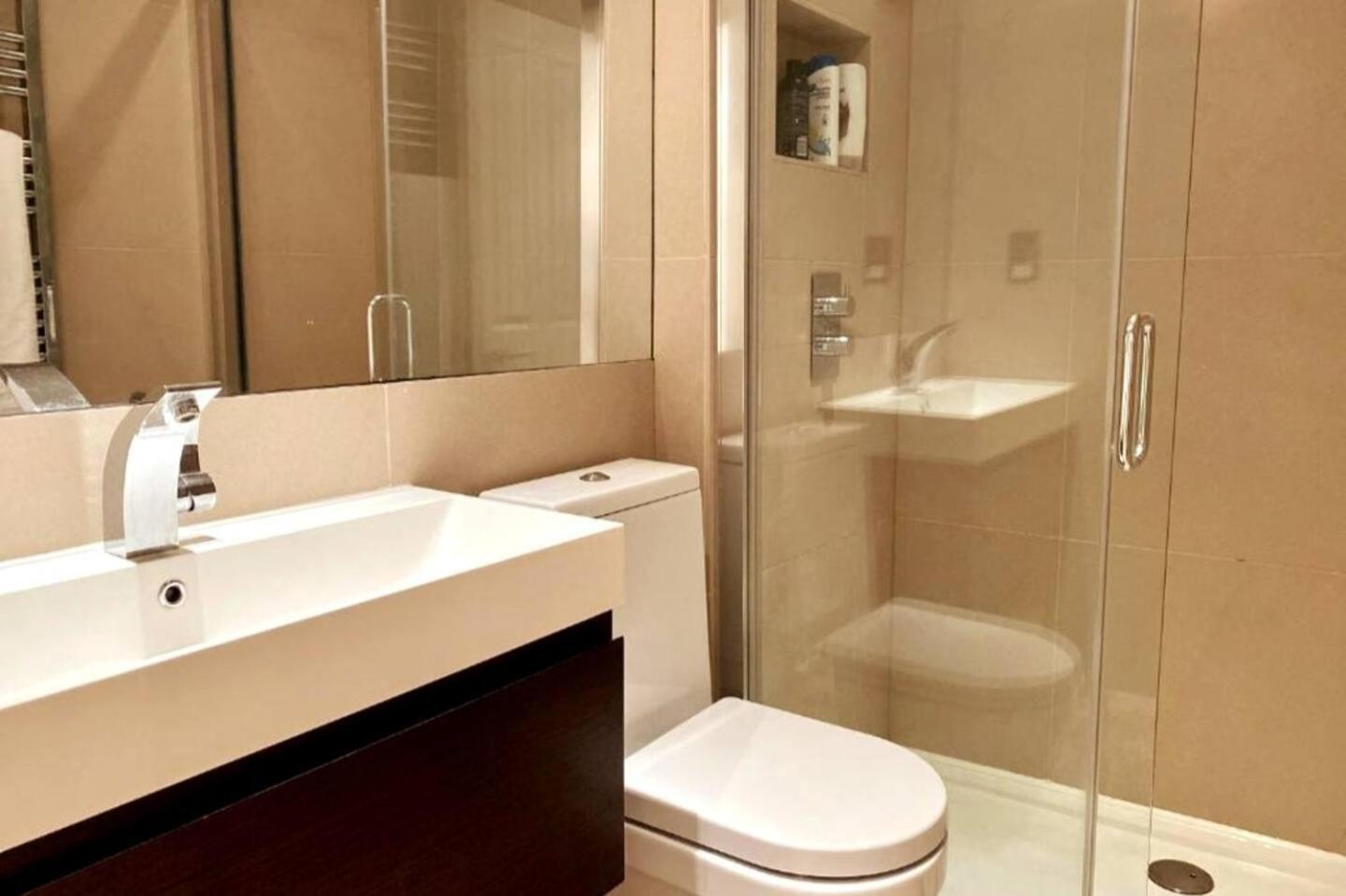 דירות לונדון Niru Experience Hidden Gem In Chelsea 2Bd 2Ba מראה חיצוני תמונה