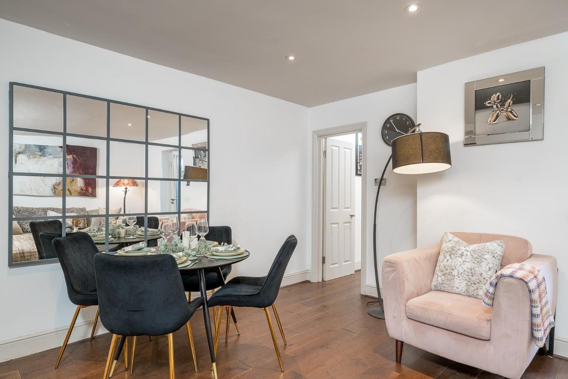 דירות לונדון Niru Experience Hidden Gem In Chelsea 2Bd 2Ba מראה חיצוני תמונה